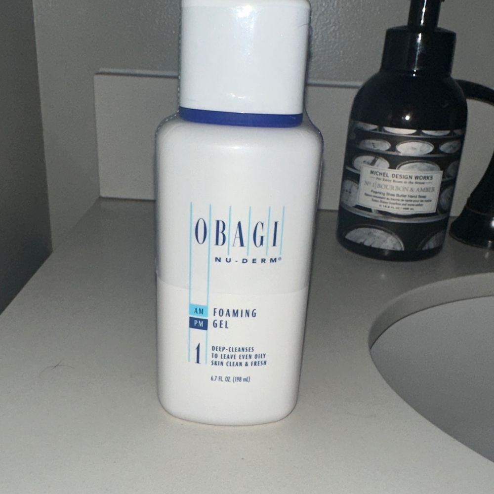 Obagi Nu-Derm Foaming Gel - White and Blue